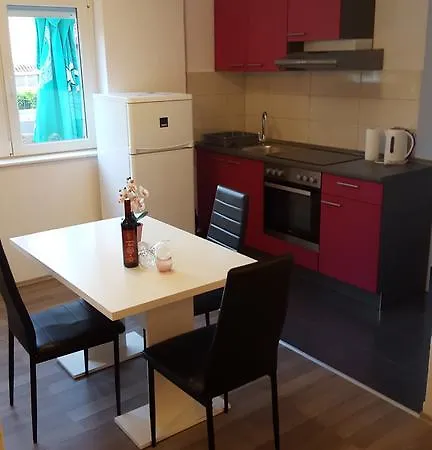Aparthotel Split شقة فندقية 3*